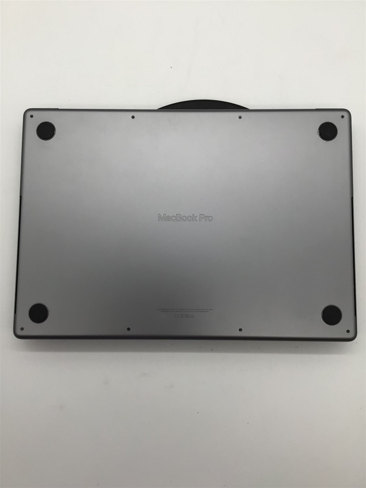 Apple A2485 MacBook Pro 16″ Apple M1 Pro/16GB RAM/1TB SSD – MacOS Tahoe