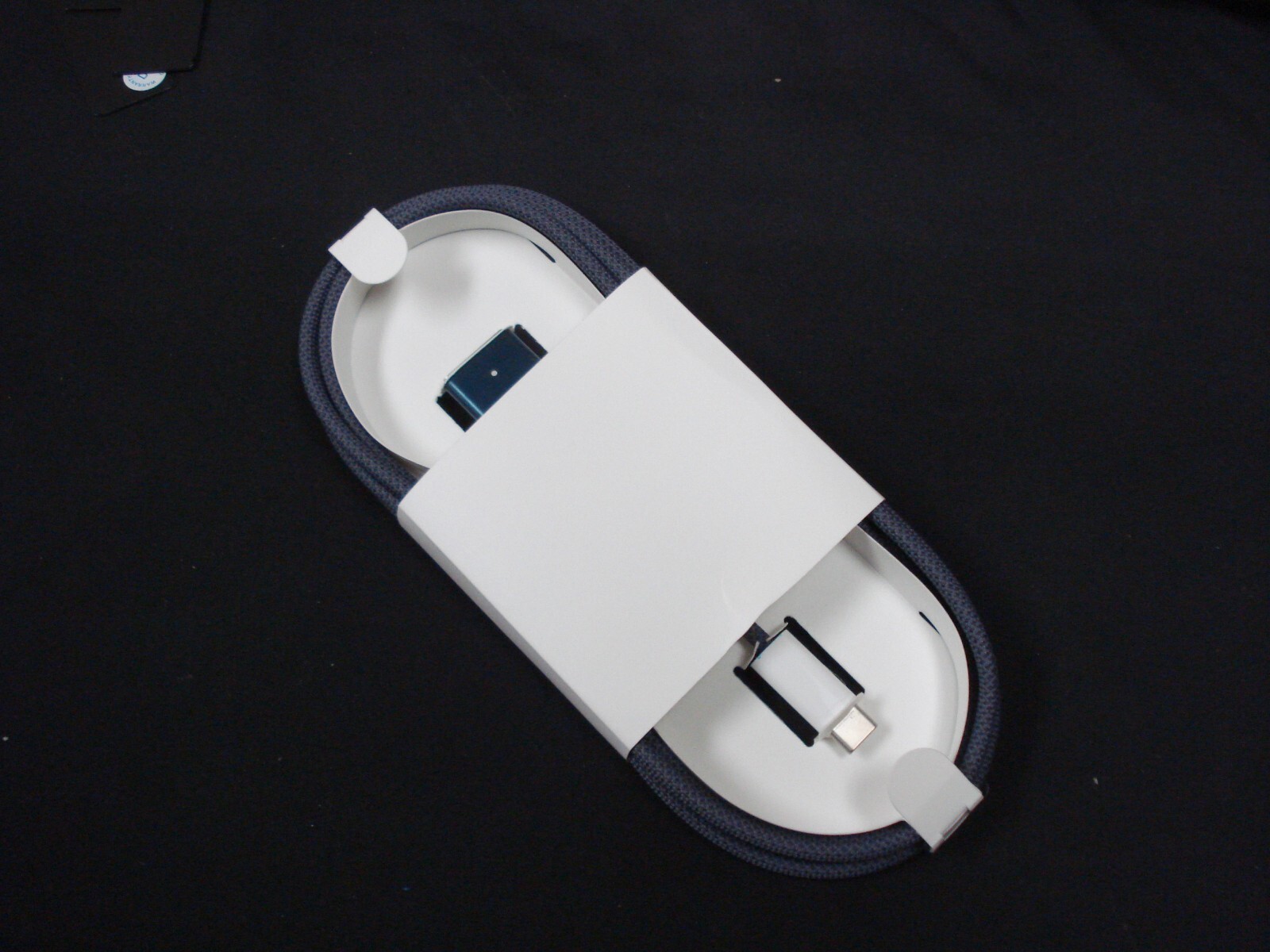 NEW Genuine Apple USB-C to MagSafe 3 Cable (2m) 6 feet Midnight MPL43AM/A