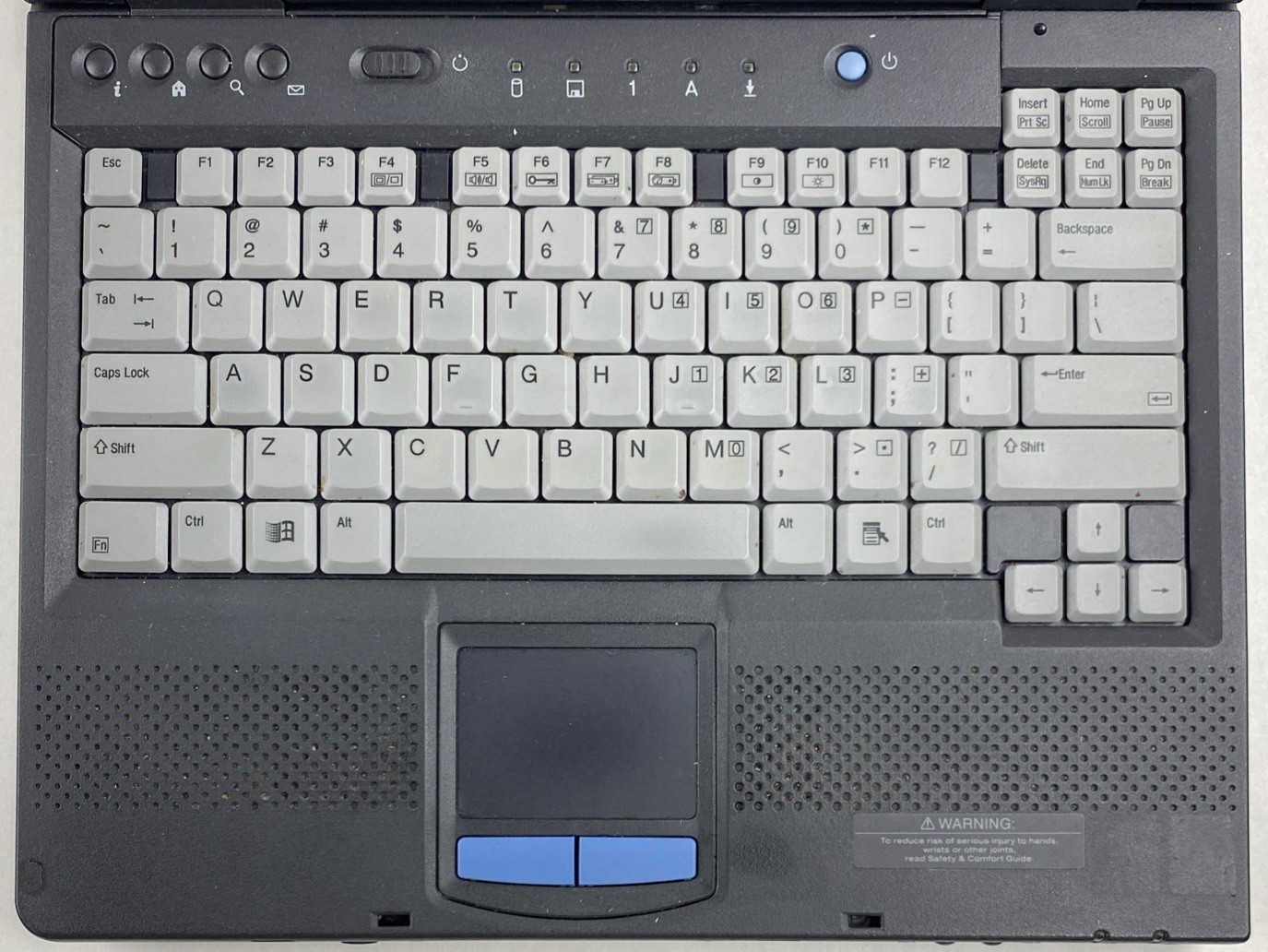 Compaq Armada E500 Intel Pentium III 0.70GHz 128MB RAM 14″ No Battery No HDD/OS