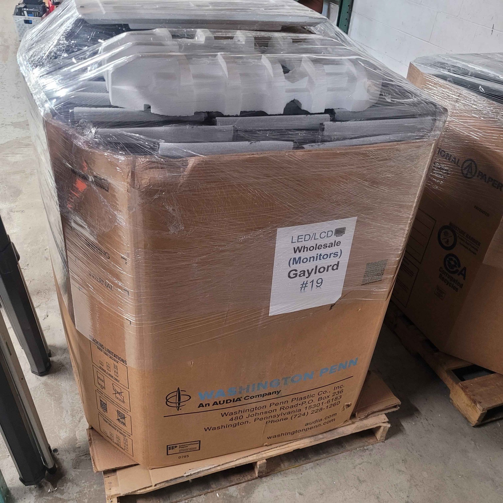 Mixed (LOT of 229) 24”-27″ LCD Monitors, HP, Dell Assorted Models With Stands