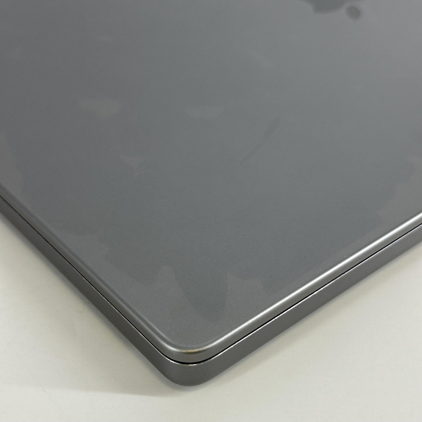 MacBook Pro 16 Space Gray 2021 3.2 GHz M1 Max 10-Core CPU 32-Core GPU 64GB 1TB