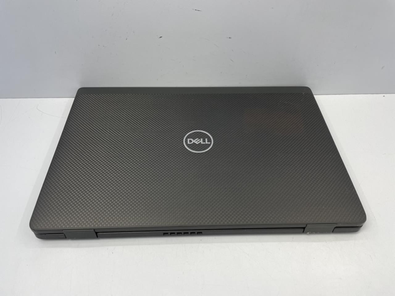 DELL LATITUDE 7420 Laptop w/ Intel Core i5-1135G7 2.40 GHZ + 8 GB No HD/Battery