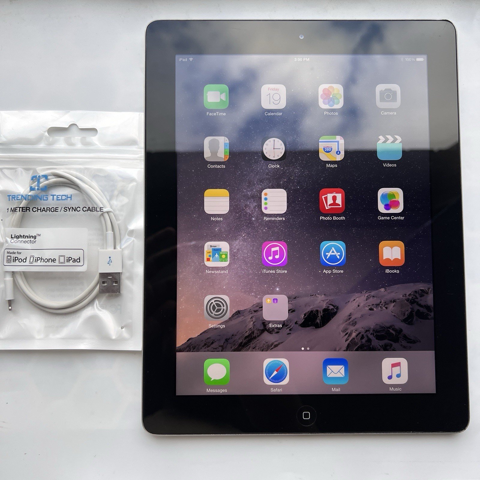 Apple iPad 4th Gen 16GB Rare iOS 8.4.1 Cydia Veteris Black Retina Wi-Fi A1458
