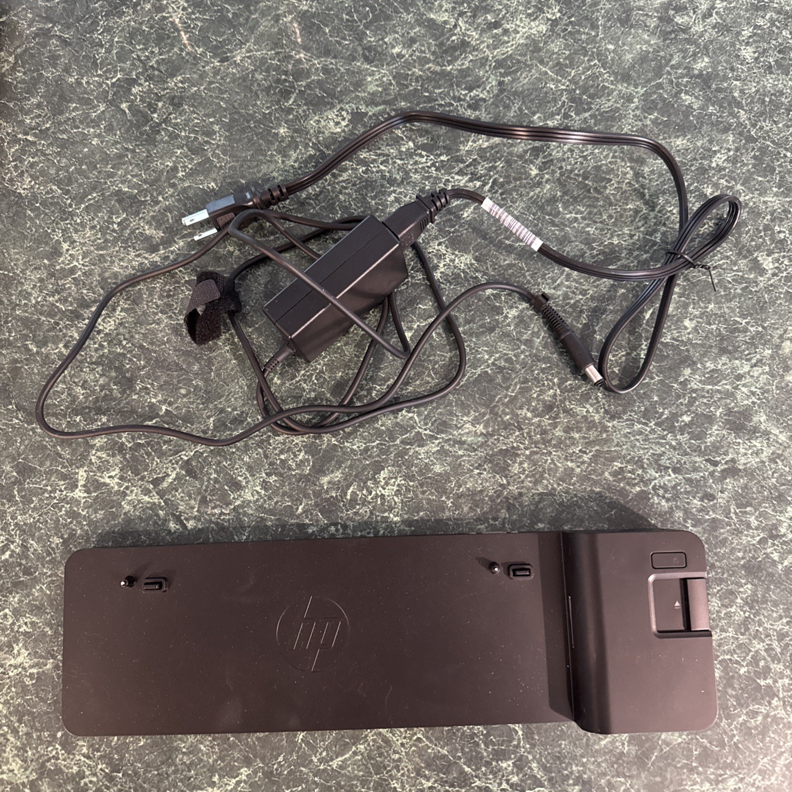 HP Ultraslim Dock 2013 US Docking Station 65w AC Adapter D9y32ut D9y32aa#aba