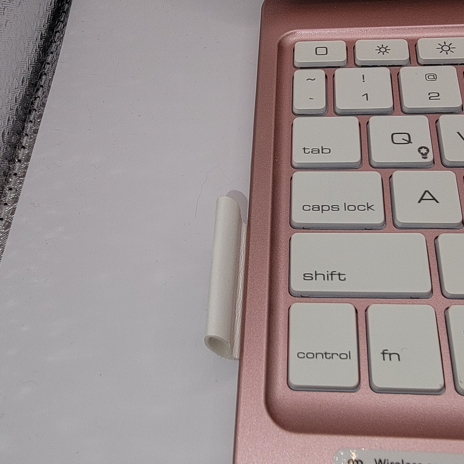 Wireless Tablet Keyboard Rosegold Fits 11.5In. Screen With Pen Holder