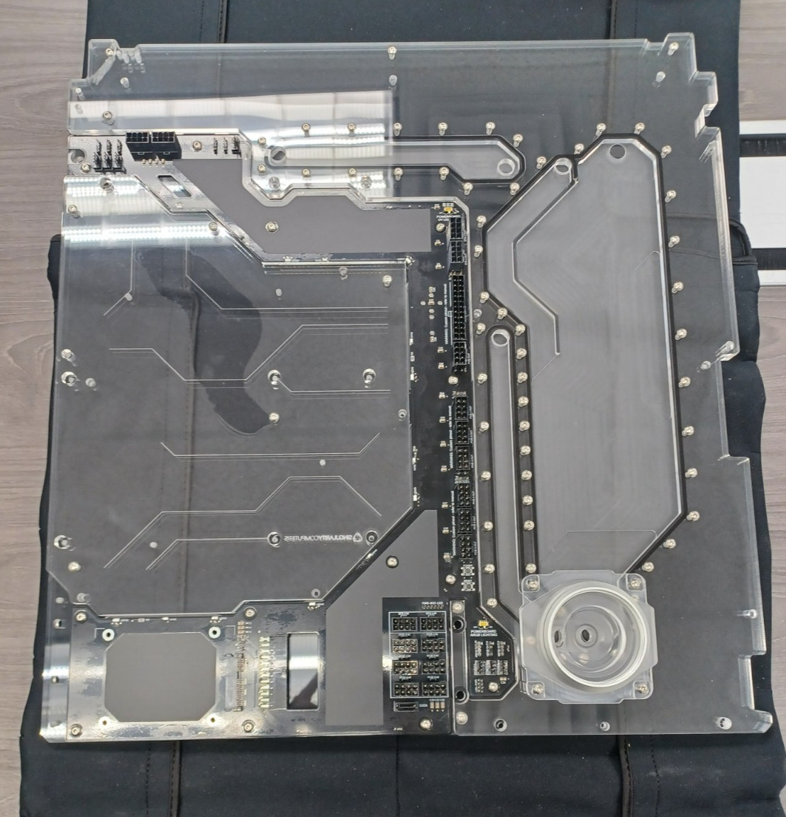 Singularity Computers Spectre 3.0 Integra – Silver SC-SPECTRE-3-INTEGRA-SL