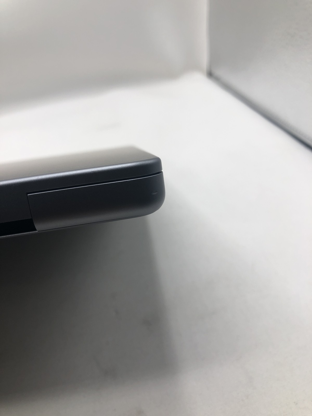 APPLE MACBOOK PRO A2485 2021 M1 PRO 512GB 16GB -Grade D