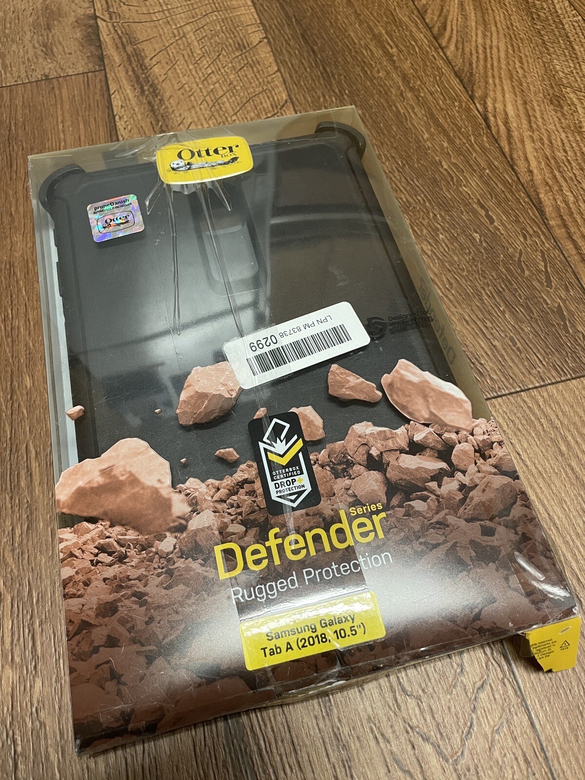 OTTERBOX Defender Series 8.4 in Black – ‎77-40498