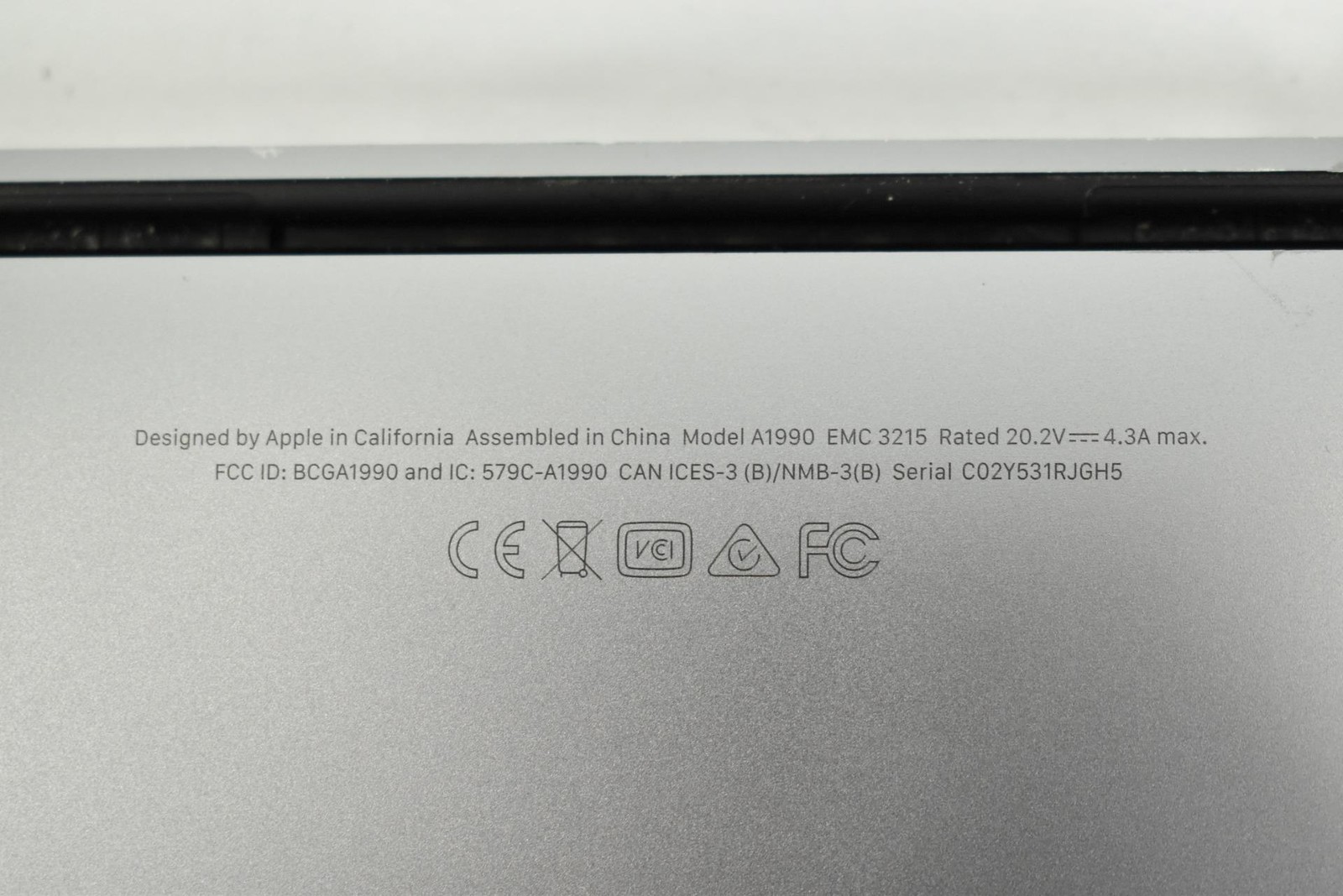2018 Apple MacBook Pro 15.4″ i9-8950HK 2.9GHz 32GB 1TB SSD New Battery