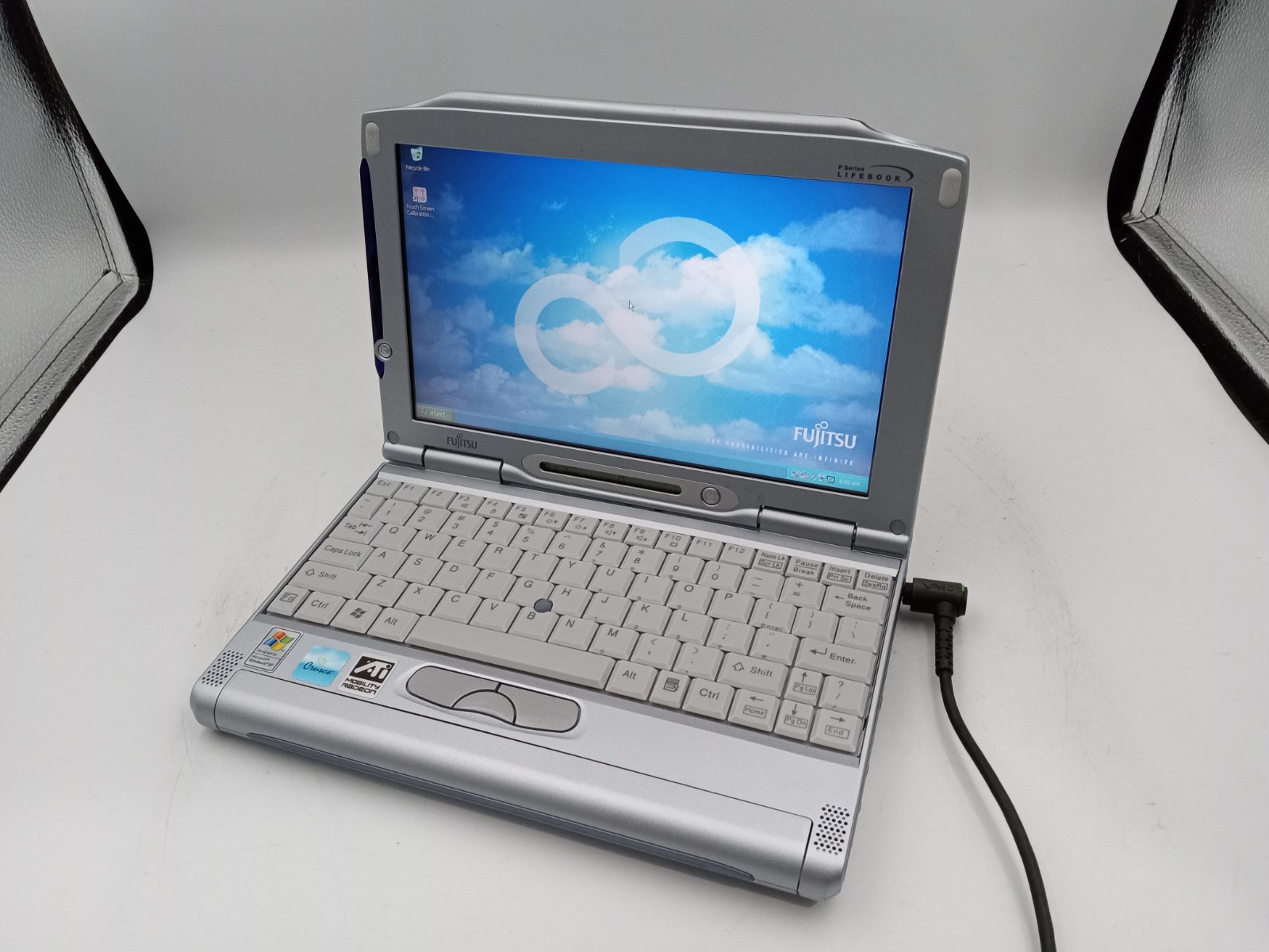 Fujitsu Lifebook P1120 8.9″ Laptop Crusoe 800MHz 240MB RAM 30GB HDD XP -READ -RR