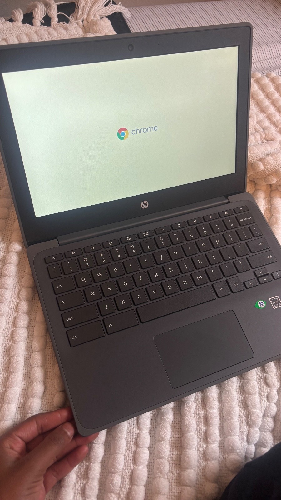 HP Chromebook 11 G6 EE (16GB SSD, Intel Core N3350, 1.10 GHz, 4GB RAM) Laptop –