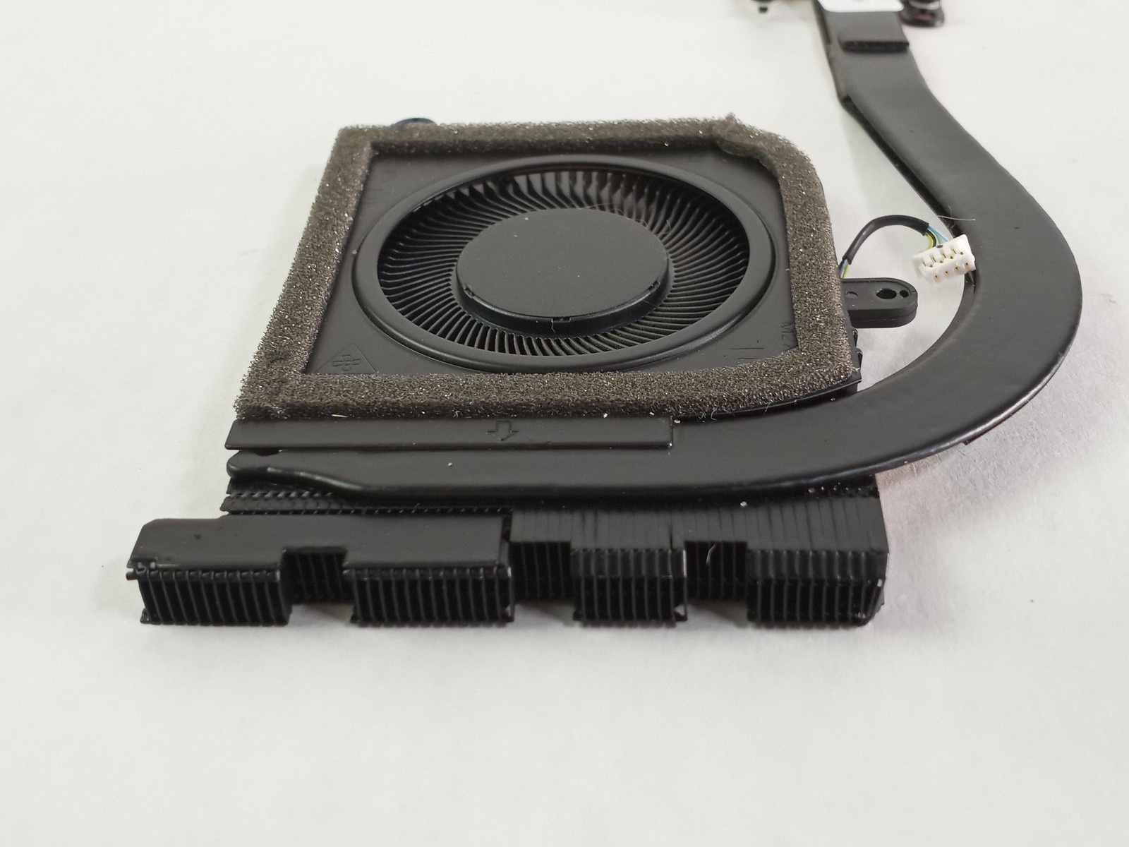 Dell Latitude 5430 4-Pin BGA 1744 CPU Fan with Heatsink V0N0P