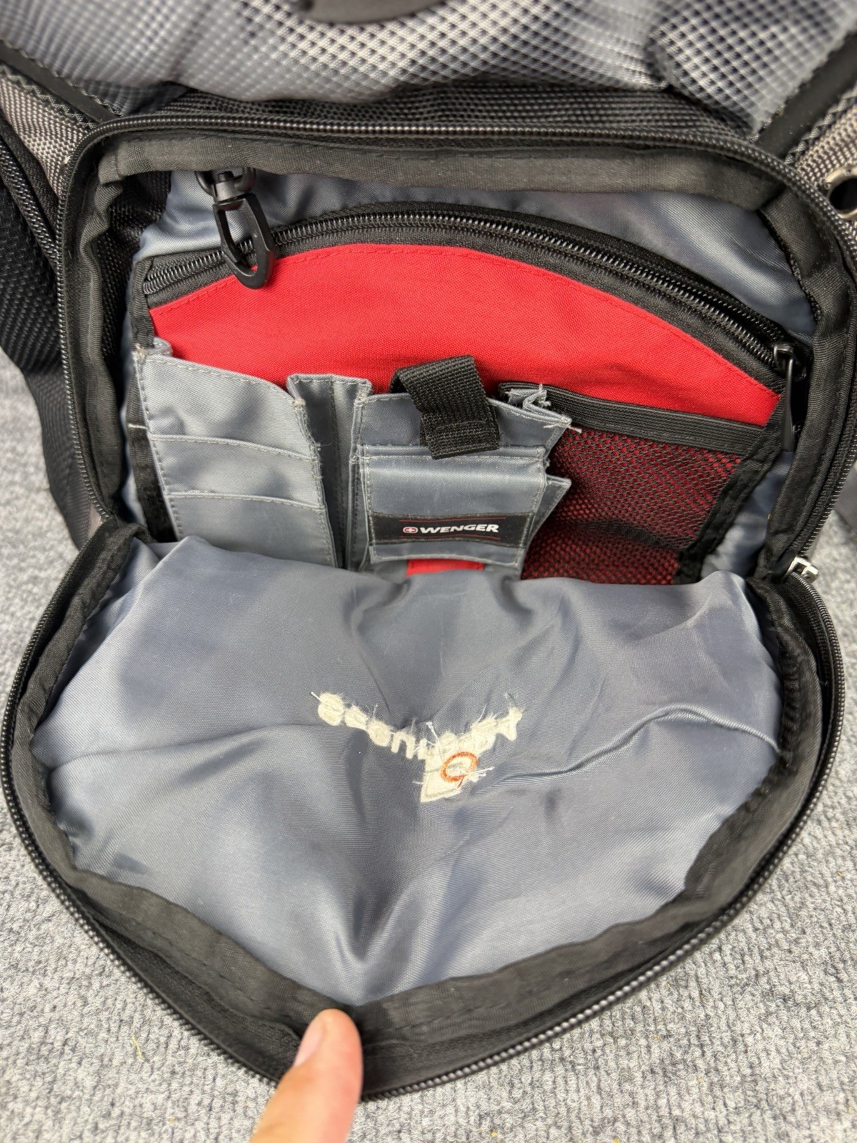 WENGER SWISS GEAR SYNERGY PRO BLACK GRAY 16″ COMPUTER LAPTOP BACKPACK BAG EUC