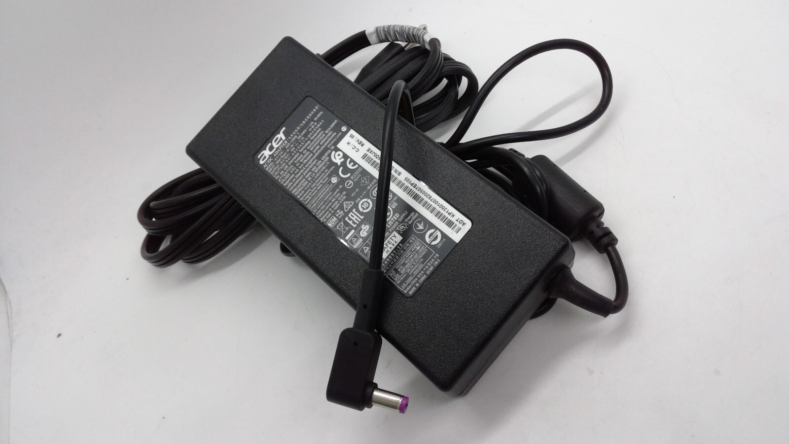 Genuine Acer Laptop Charger AC Adapter Purple Tip ADP-135KB T 19V 7.1A 135W