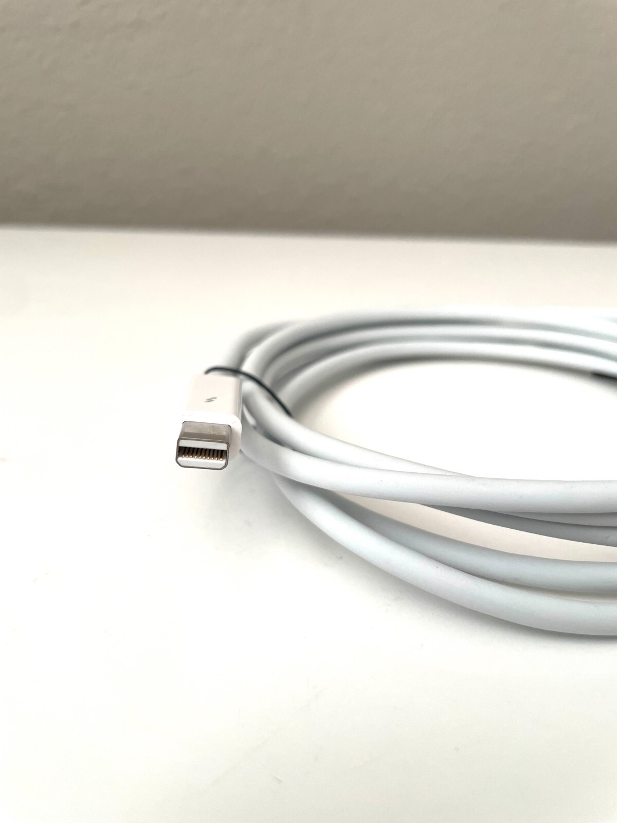 NEW SEALED Apple 2m / 6FT Thunderbolt Cable Mini DP, White – A1410, MD861LL/A