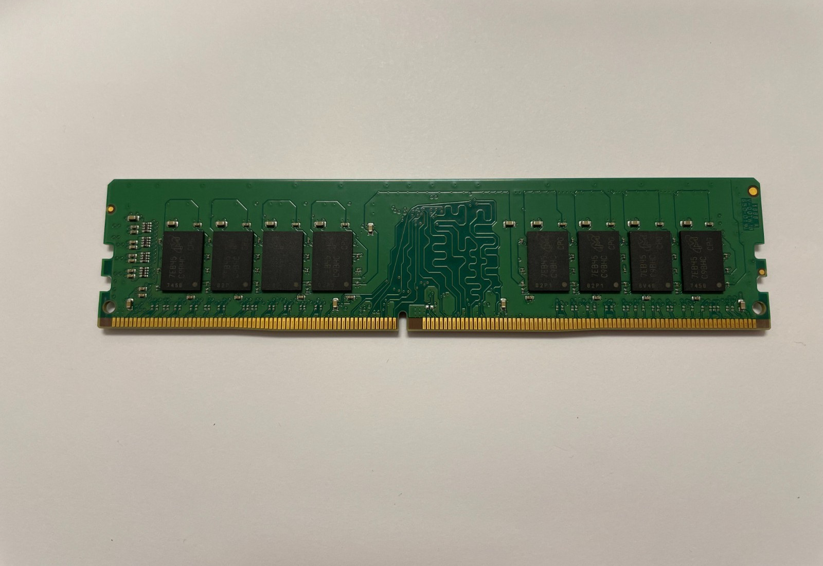 Micron Crucial 8GB (1-Stick) PC4-19200 DDR4-2400 UDIMM CT8G4DFD824A.C16FBD2