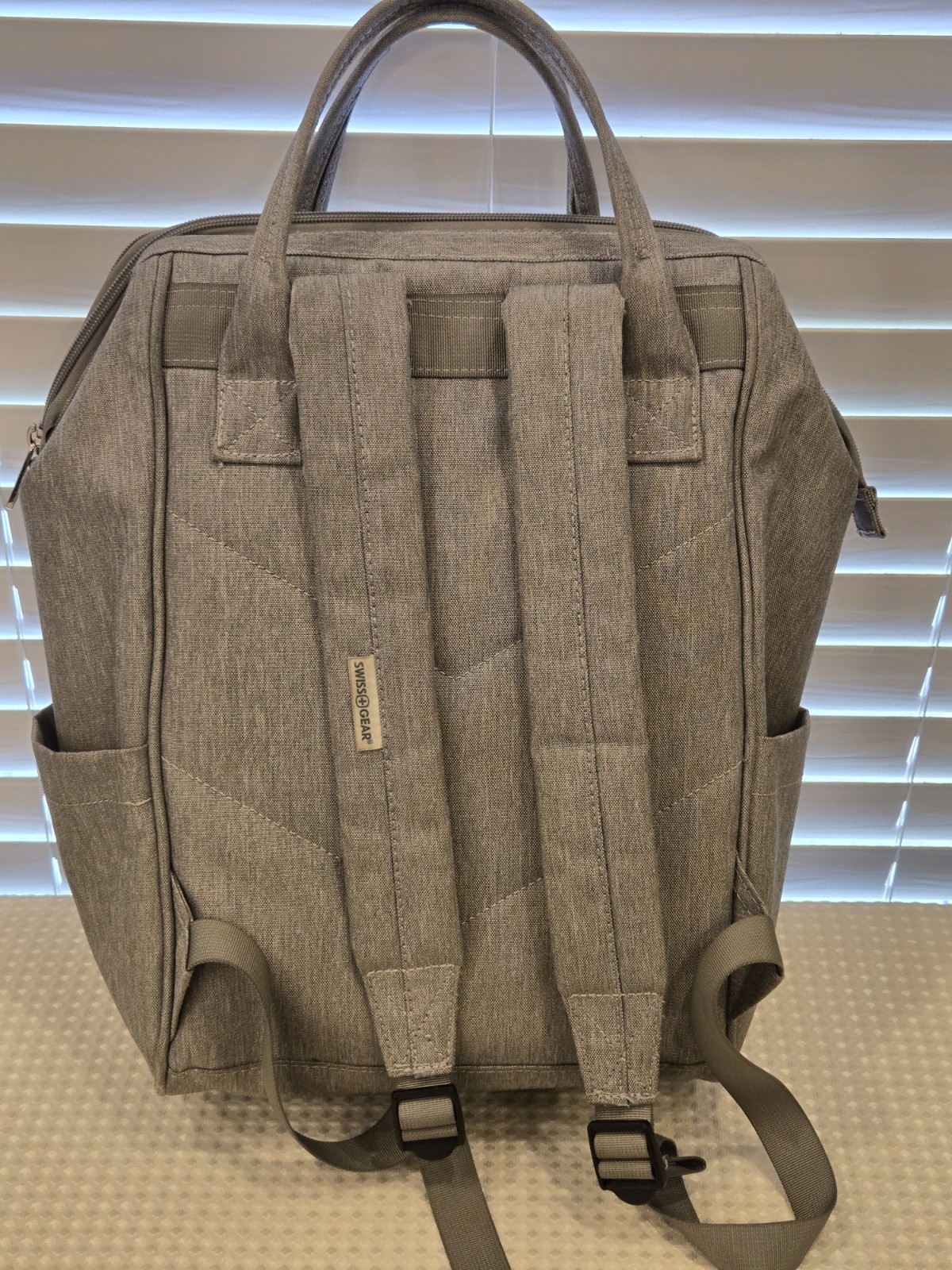 Laptop Backpack Swiss Gear 3576 Artz Dr Bag Style 12” Grey Gray SwissGear EUC