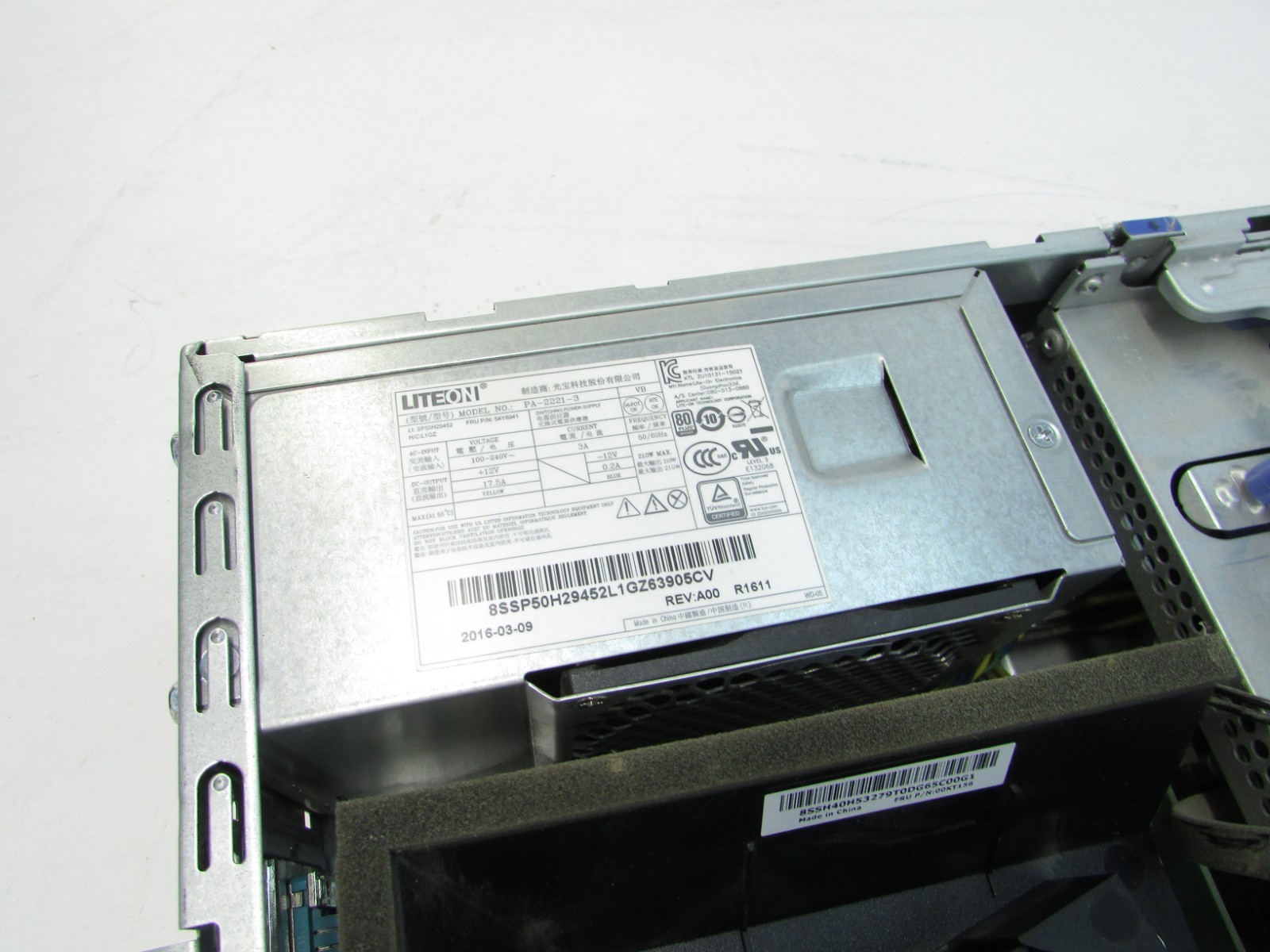 Lenovo ThinkCentre M900 SFF i5-6500 3.2GHz 8GB RAM 256GB SATA SSD No OS