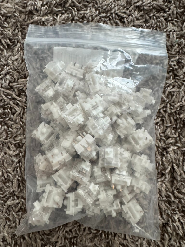 Gazzew Boba U4 RGB V2 Silent Tactile Switches 65g 5-Pin — 70 pcs