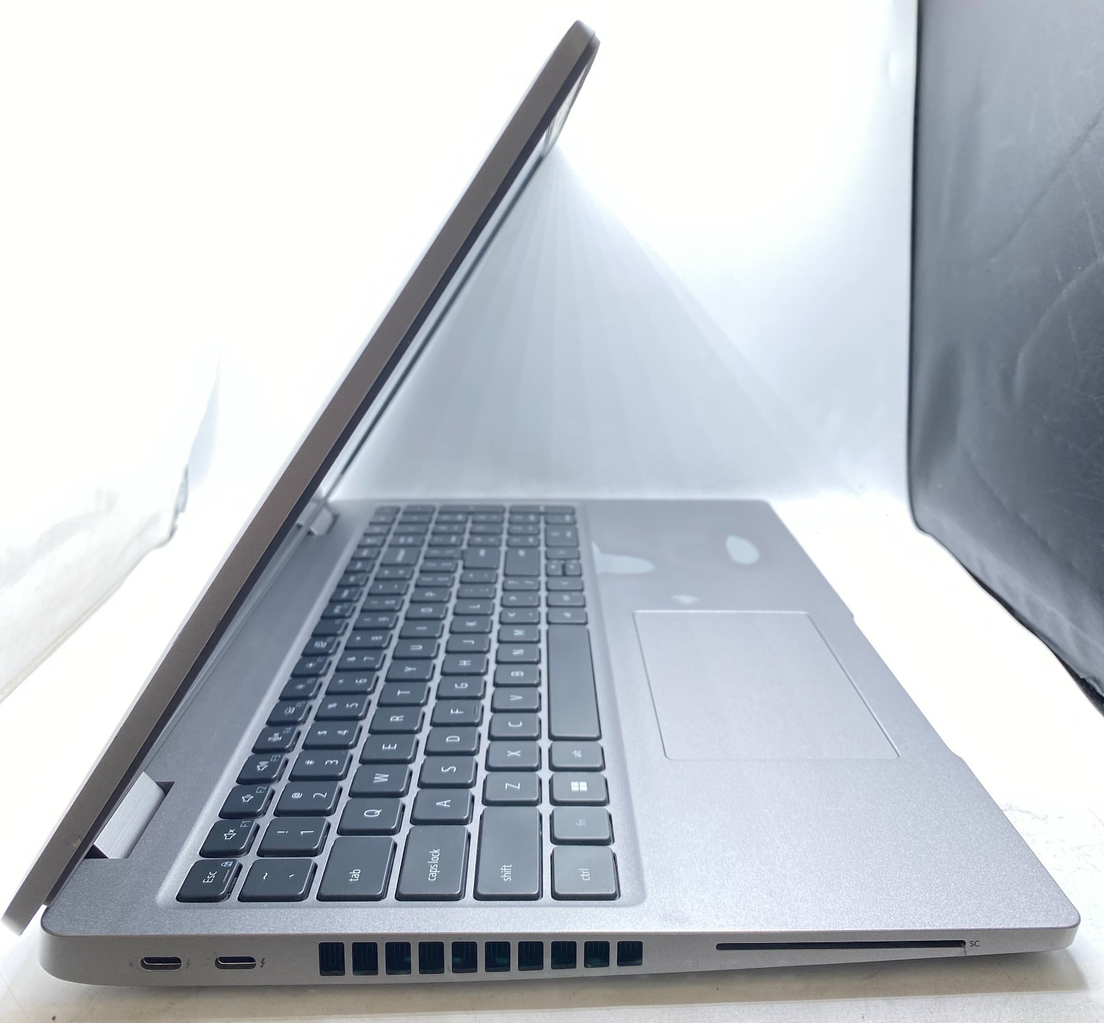 Dell Latitude 5520 15.6″ Laptop i5-1145G7 4.40GHz 16GB RAM 256GB SSD **READ**