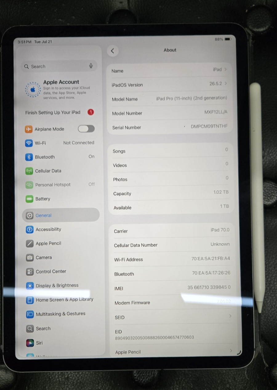 Apple iPad Pro 11″ (2nd Gen) A2230 1 TB, Wi-Fi + 4G – Space Gray+Magic Keyboard