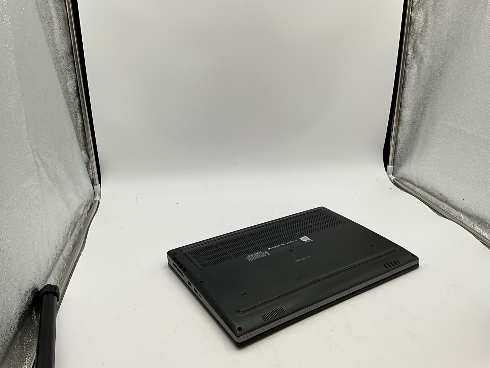 DELL Precision 7530 XEON E-2186M 2.9G 64gb 1tb P3200 15.6″ LAPTOP 16X95S2