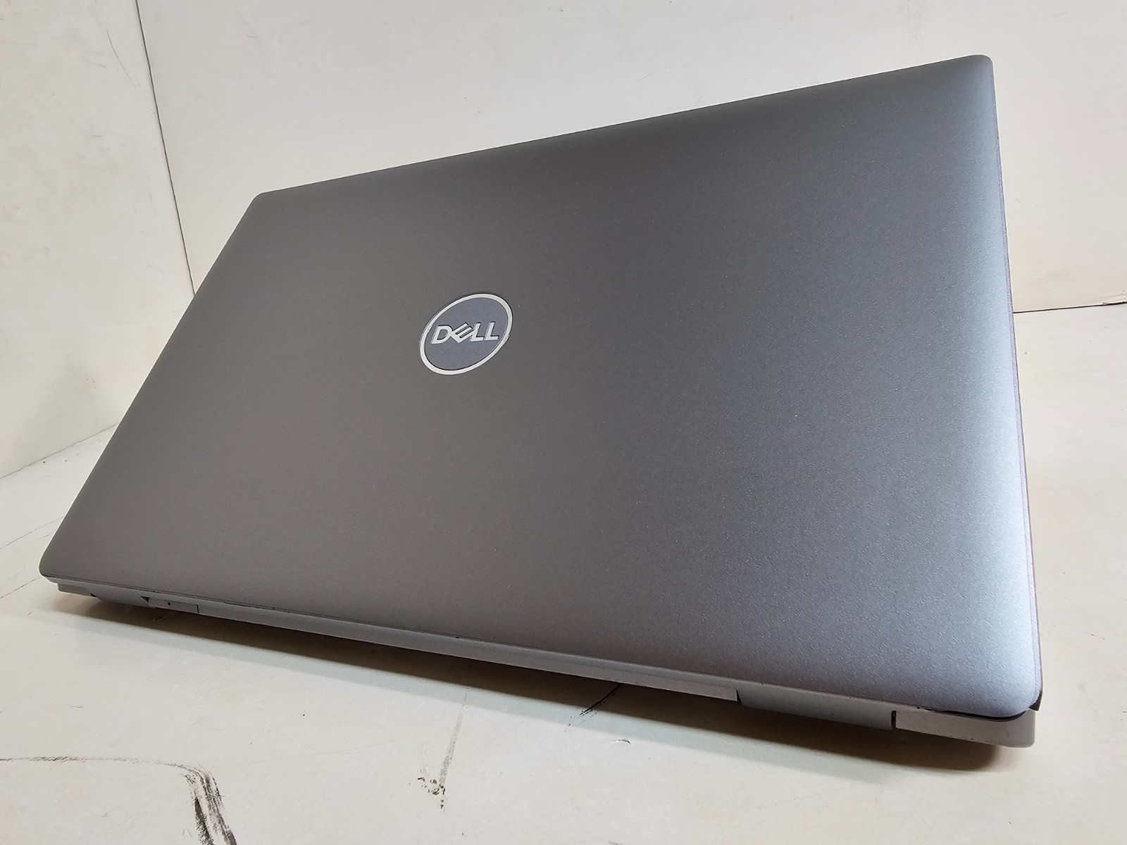 Dell Latitude 5520 Laptop – 2.6 GHz i5-1145G7 16GB 512GB 15.6″ Touchscreen SP12
