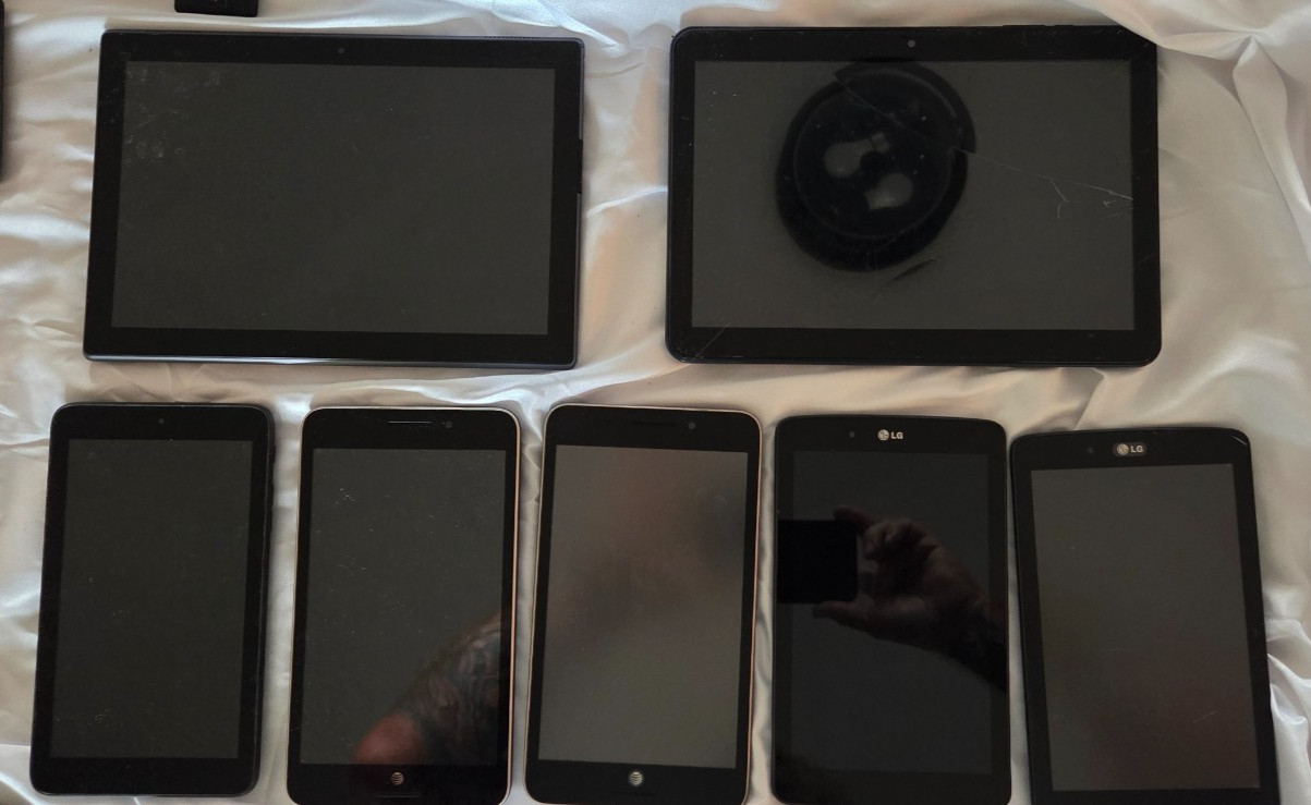 Mixed Lot of 13 Tablets UNTESTED, PARTS ONLY – READ DESCRIPTION