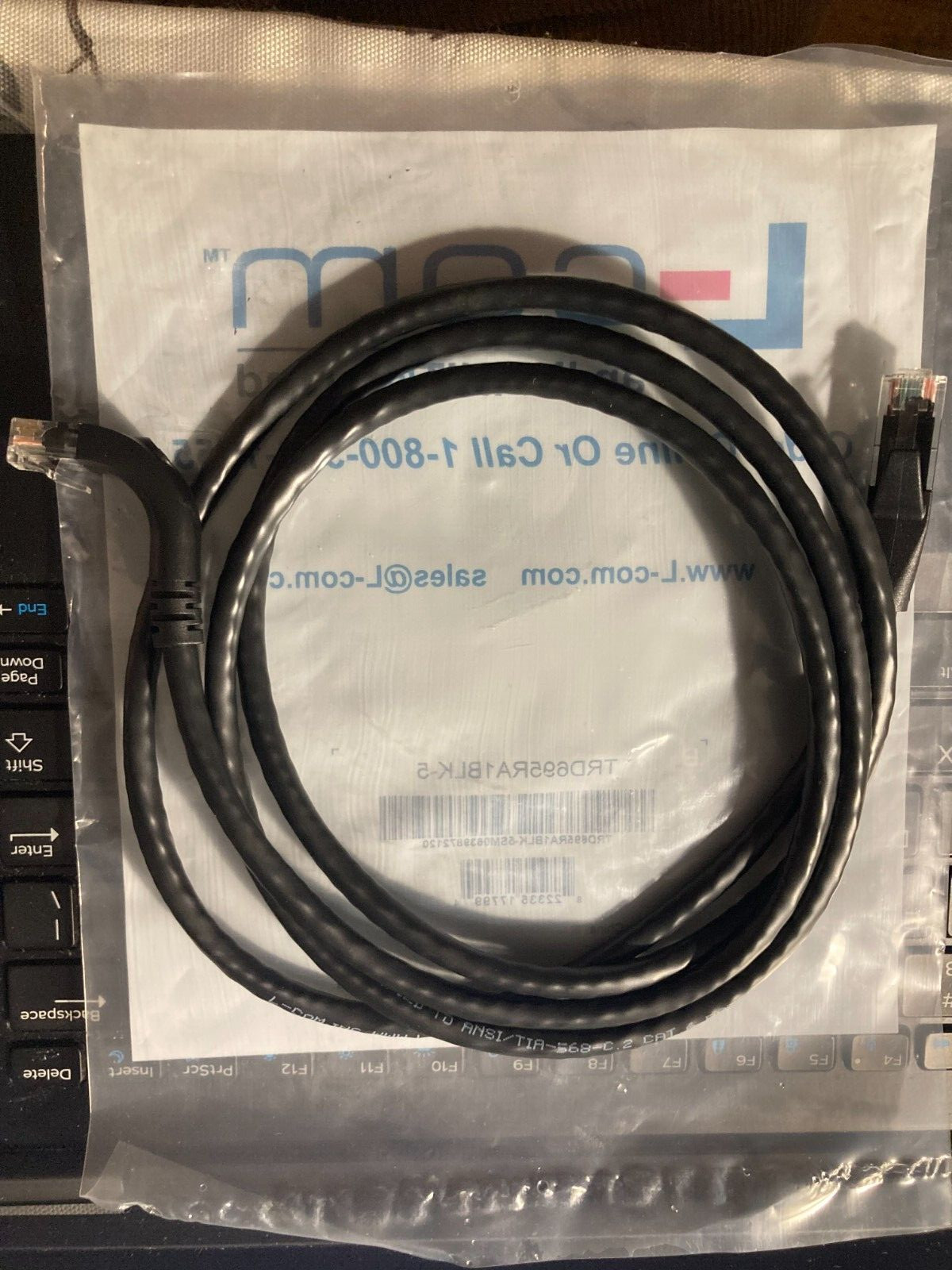 L-Com CAT6 6 Right Angle RJ45 Ethernet Patch Cords 5′ 5FT TRD695RA1BLK-5