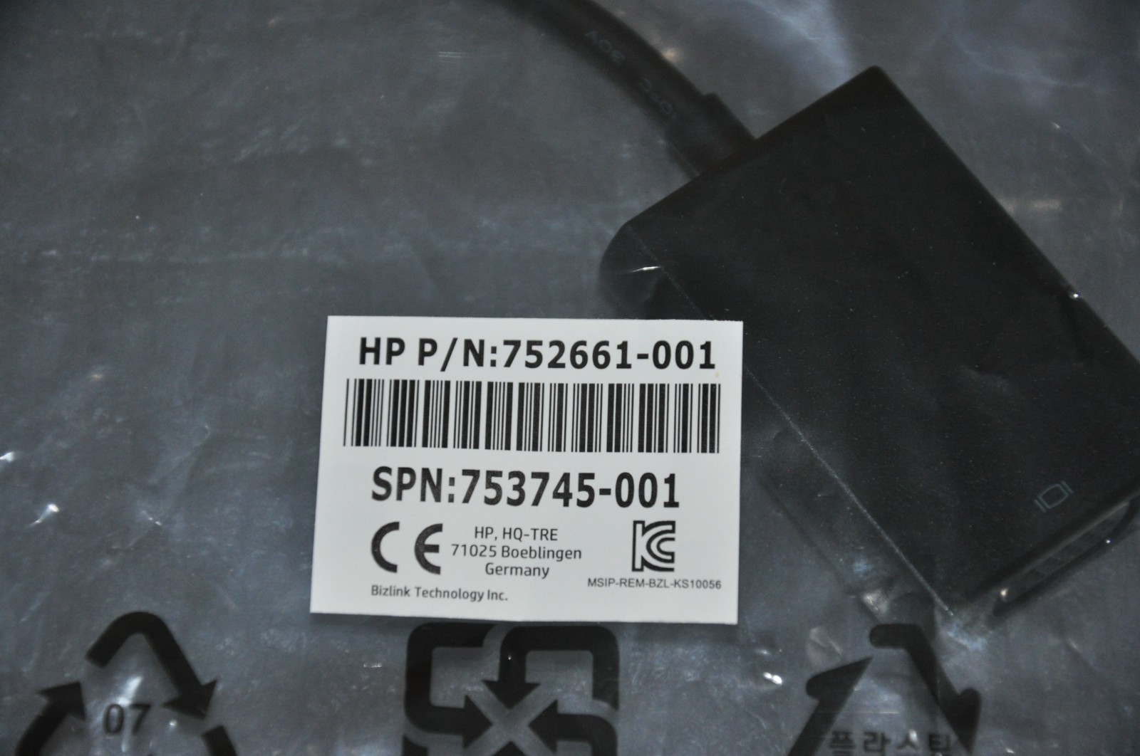 HP DisplayPort To VGA Adapter P/N:752661-001 753745-001 Display Port – VGA Cable