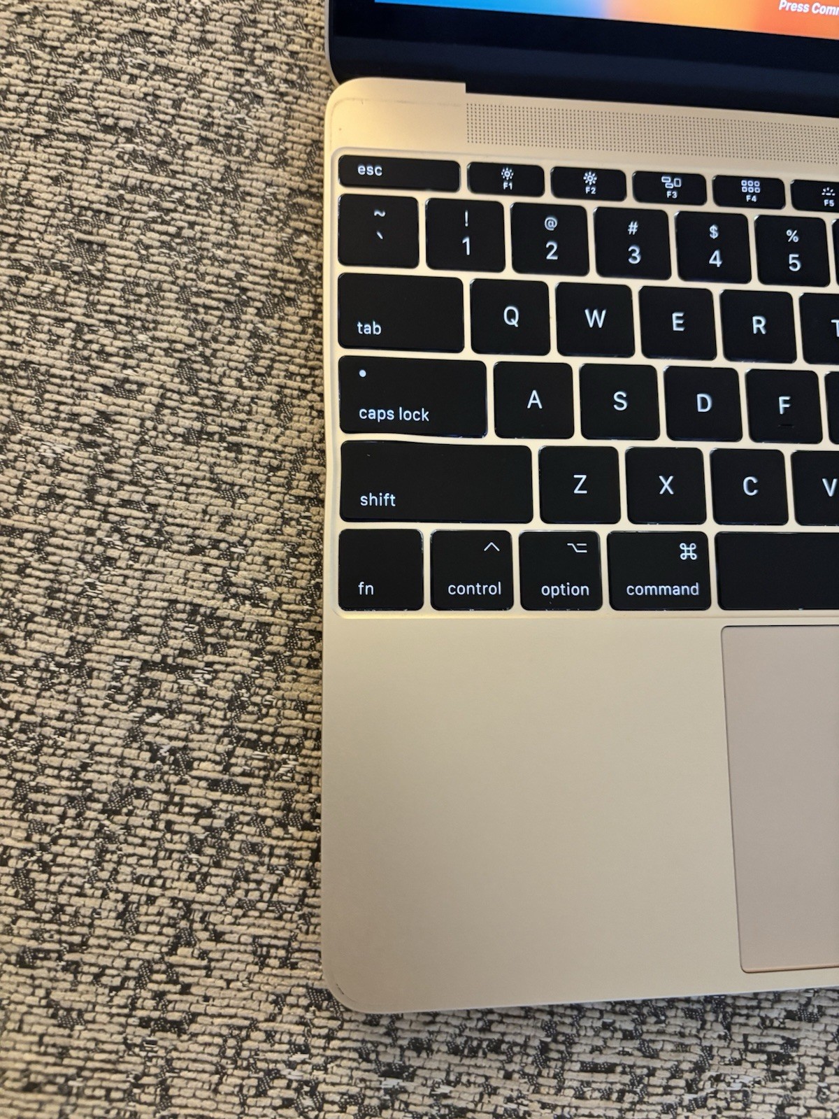 12″ Mid 2017 Macbook Rose Gold, 1.2 GHz M3, 8GB RAM, 256GB SSD, MacOS 13.7.8