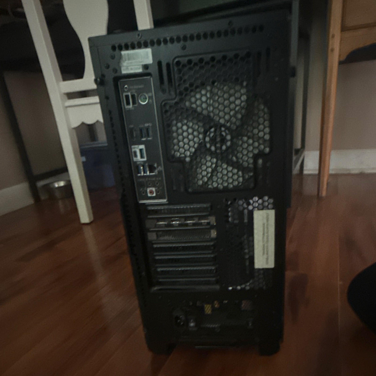 Phanteks Enthoo Pro Gaming Desktop Ryzen 5 3600 RX 5700 16GB 3TB+500GB