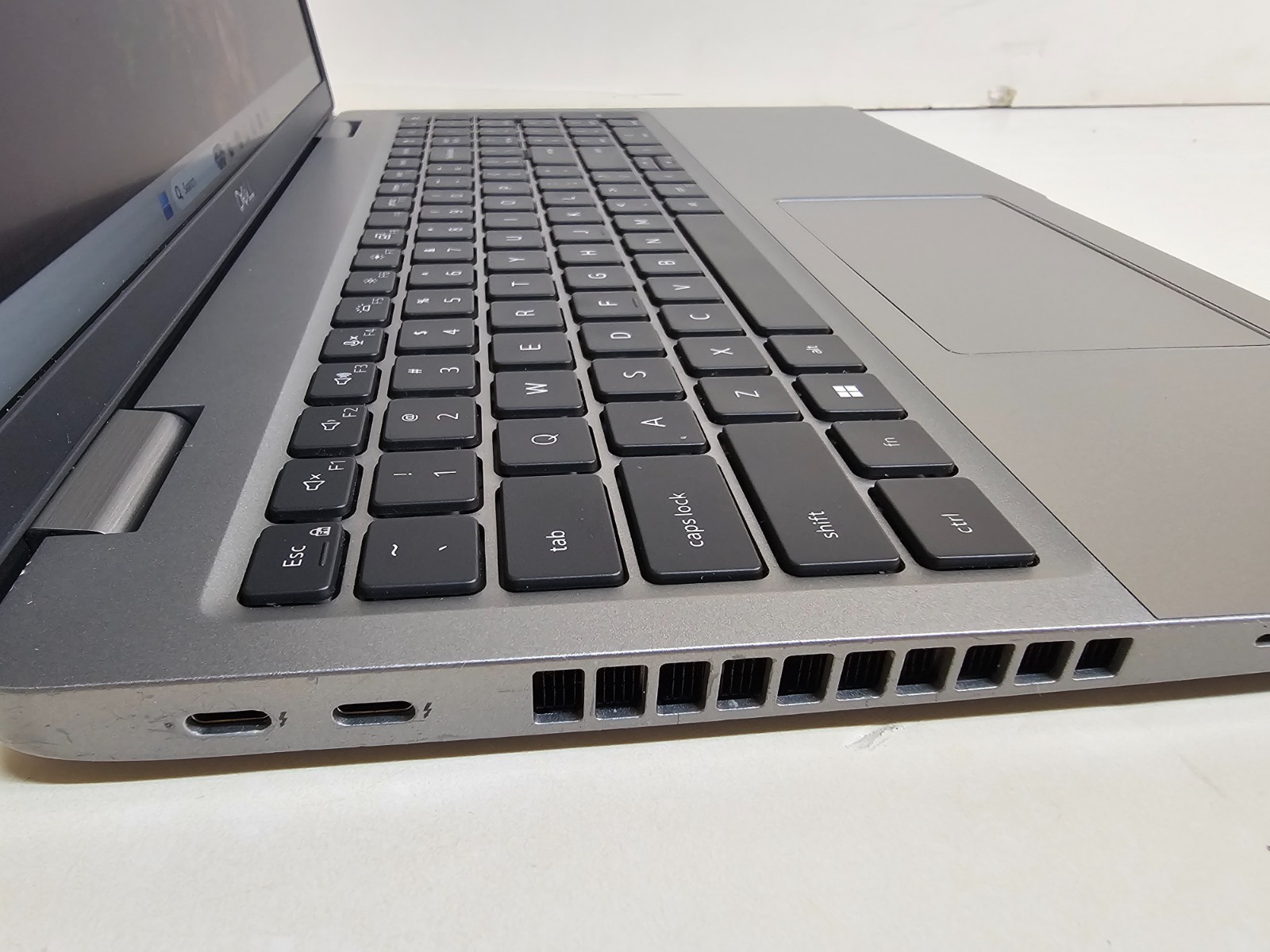 Dell Latitude 5520 Laptop – 2.6 GHz i5-1145G7 16GB 512GB 15.6″ Touchscreen SP11
