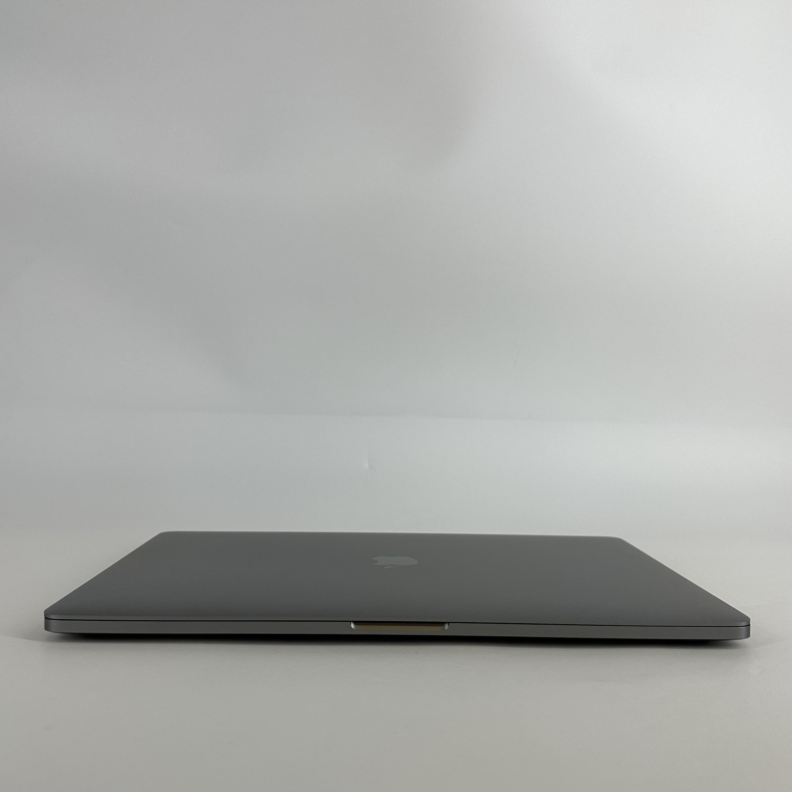 MacBook Pro 16 Touch Bar Space Gray 2019 2.4 GHz i9 32GB 1TB Radeon Pro 5500M