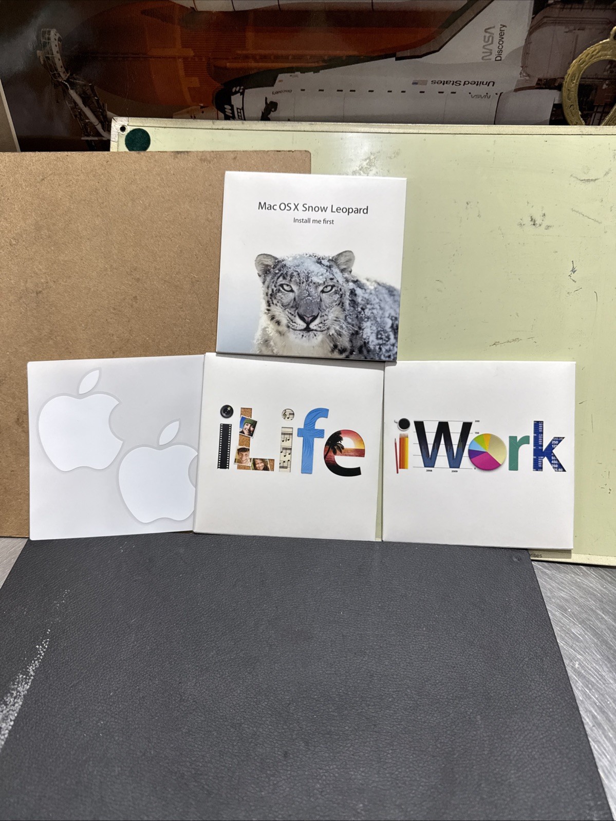 Apple Mac Box Set v.10.6 Snow Leopard Family Pack Intel-based Mac – MC210Z/A NOB