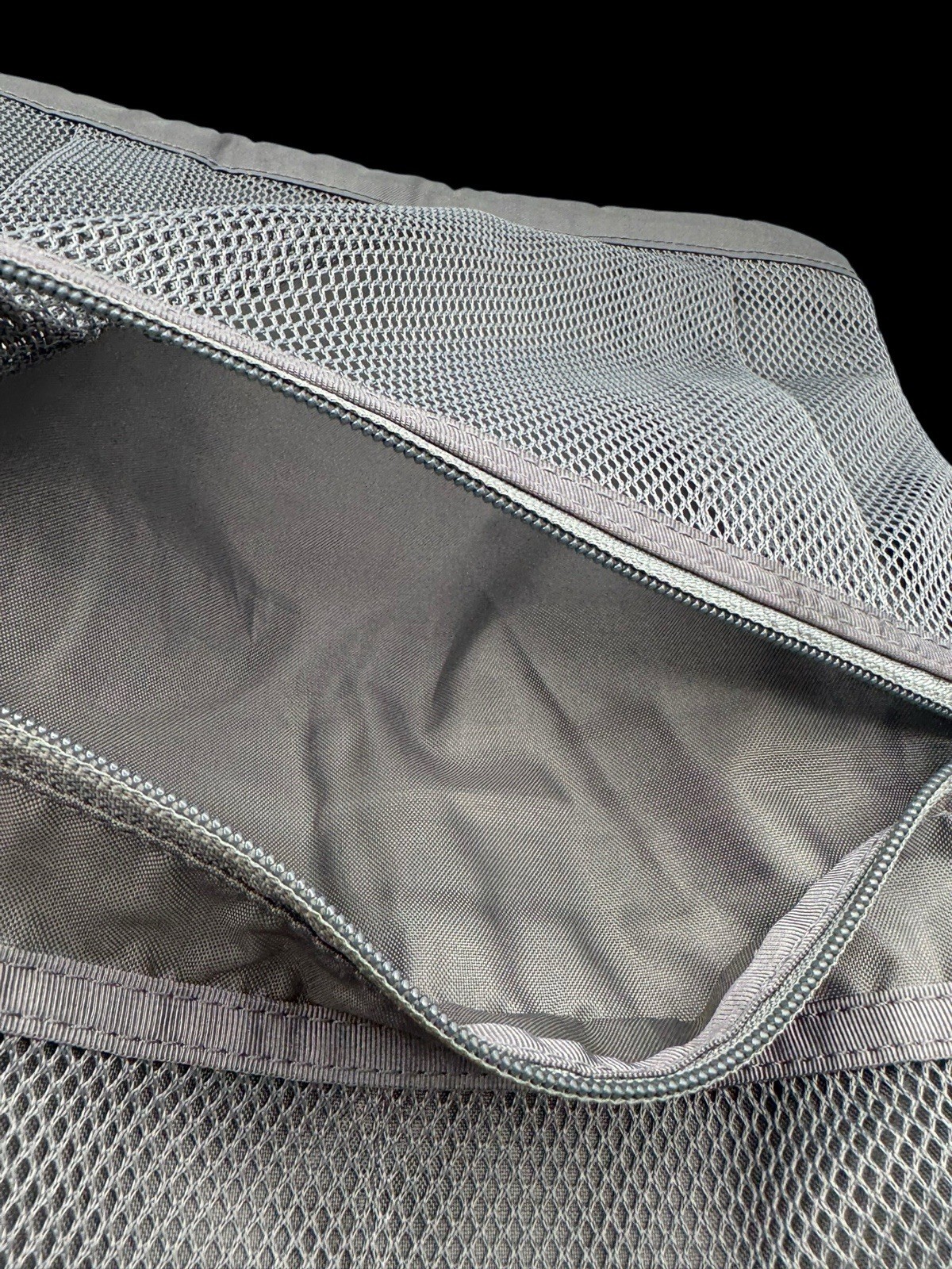 Patagonia Refugio Padded Laptop Tablet Sleeve Case Gray Mesh Pockets 15”X 11”