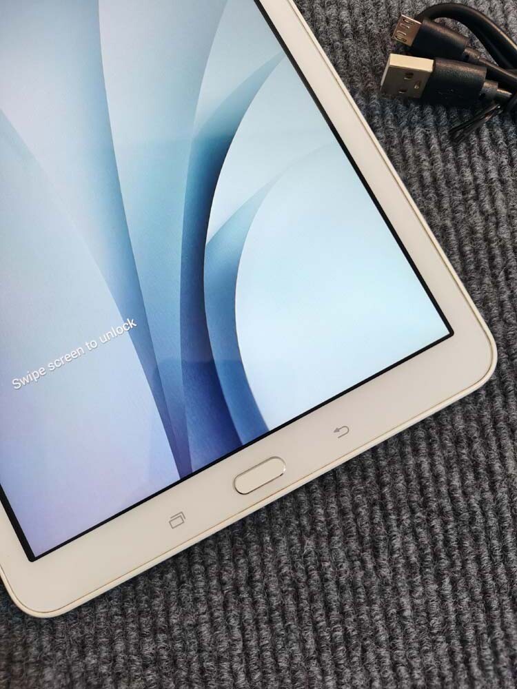 Samsung Galaxy Tab E 9.6″, 16GB, White (Wi-Fi) Android SM-T560 8GB Tablet