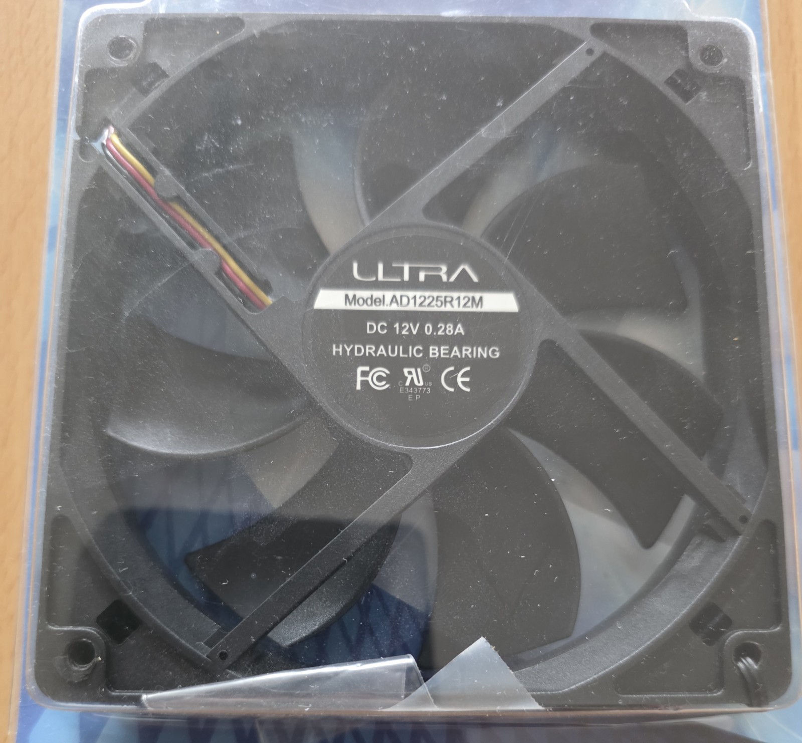 Ultra AD1225R12M 12V DC 0.28A Hydraulic Bearing Cooling Case Fan Cooling READ NE