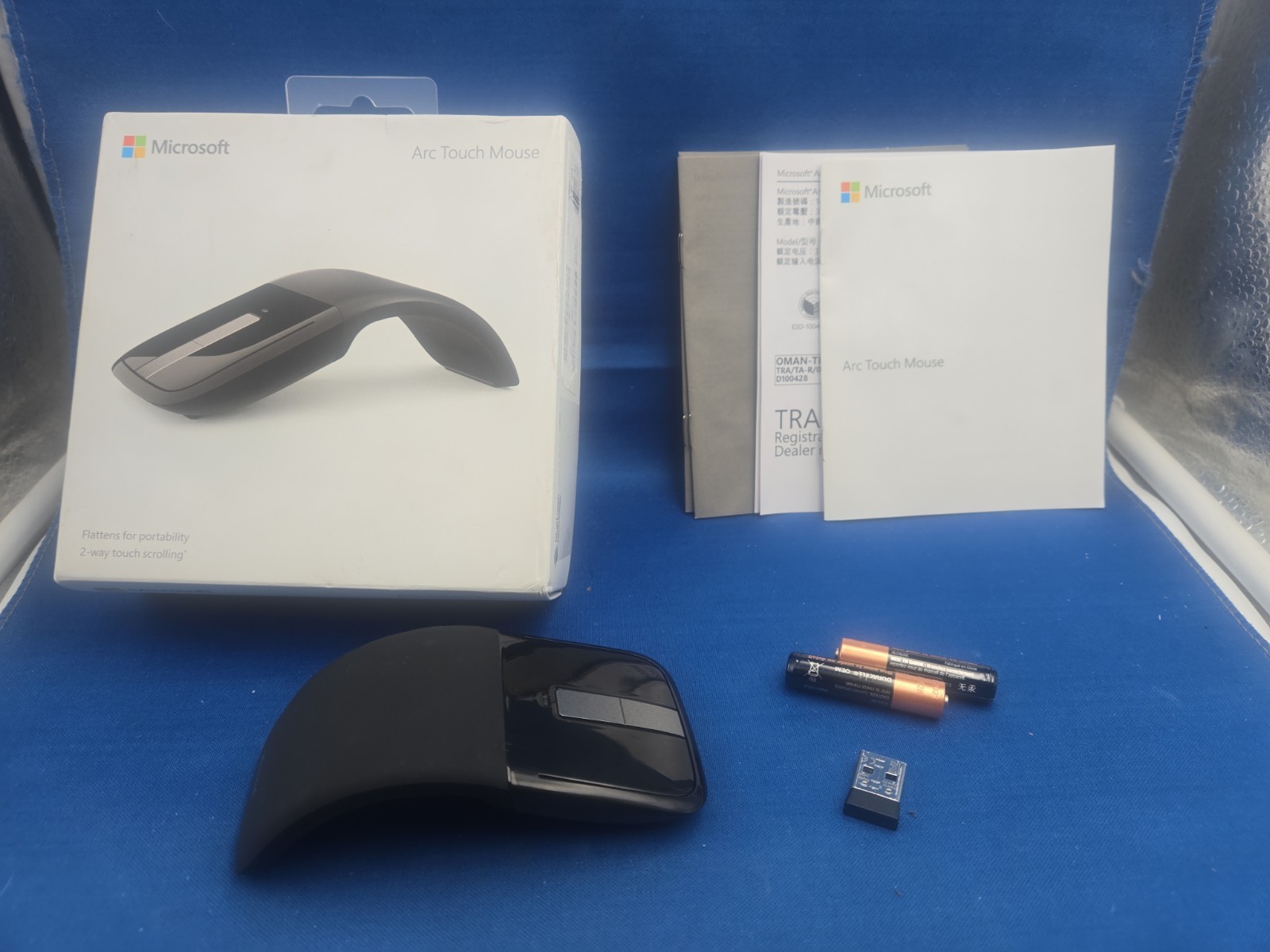 Microsoft Arc Touch Wireless Bluetrack Mouse RVF-00052 Model 1428 1496
