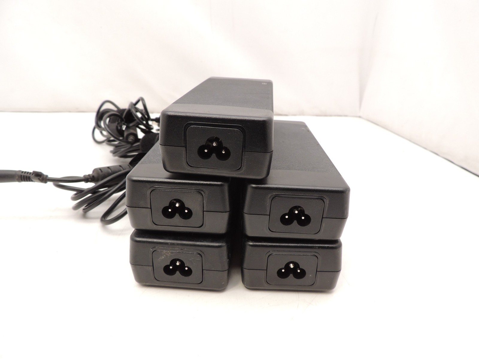Lot of 5 Genuine HP 19V 7.1A 135W 481420-001 647982-002 397747-001 Power Adapter