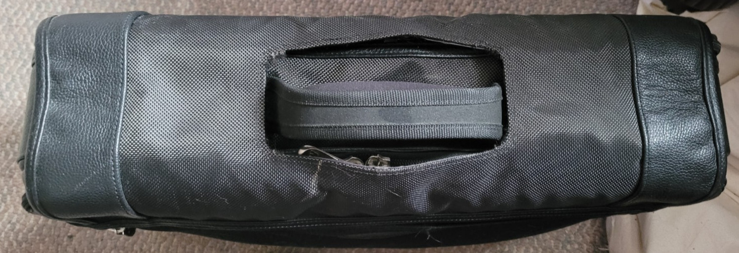 Mobile Edge Briefcase Soft Side Laptop Pocket Magnetic Closure Zippers Work