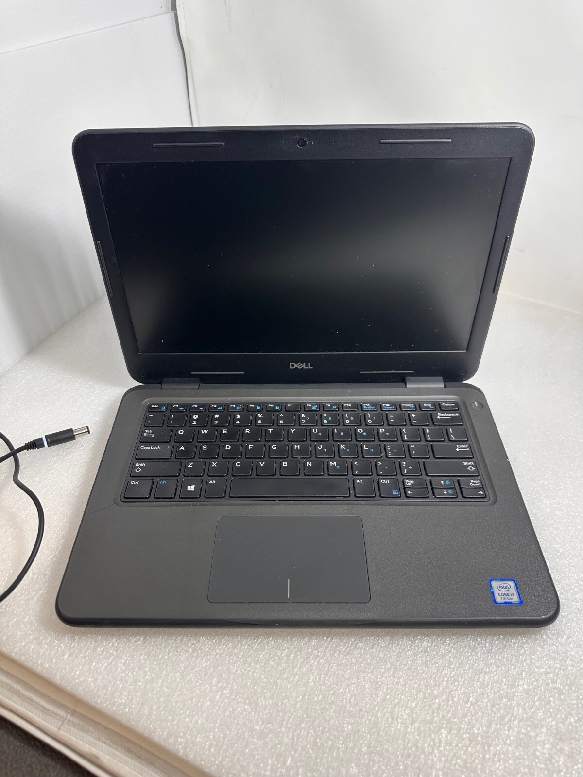 Dell Latitude 3300 13.3″ Intel Core i3 7th Gen 4gb ram 128gb PCIe- No OS
