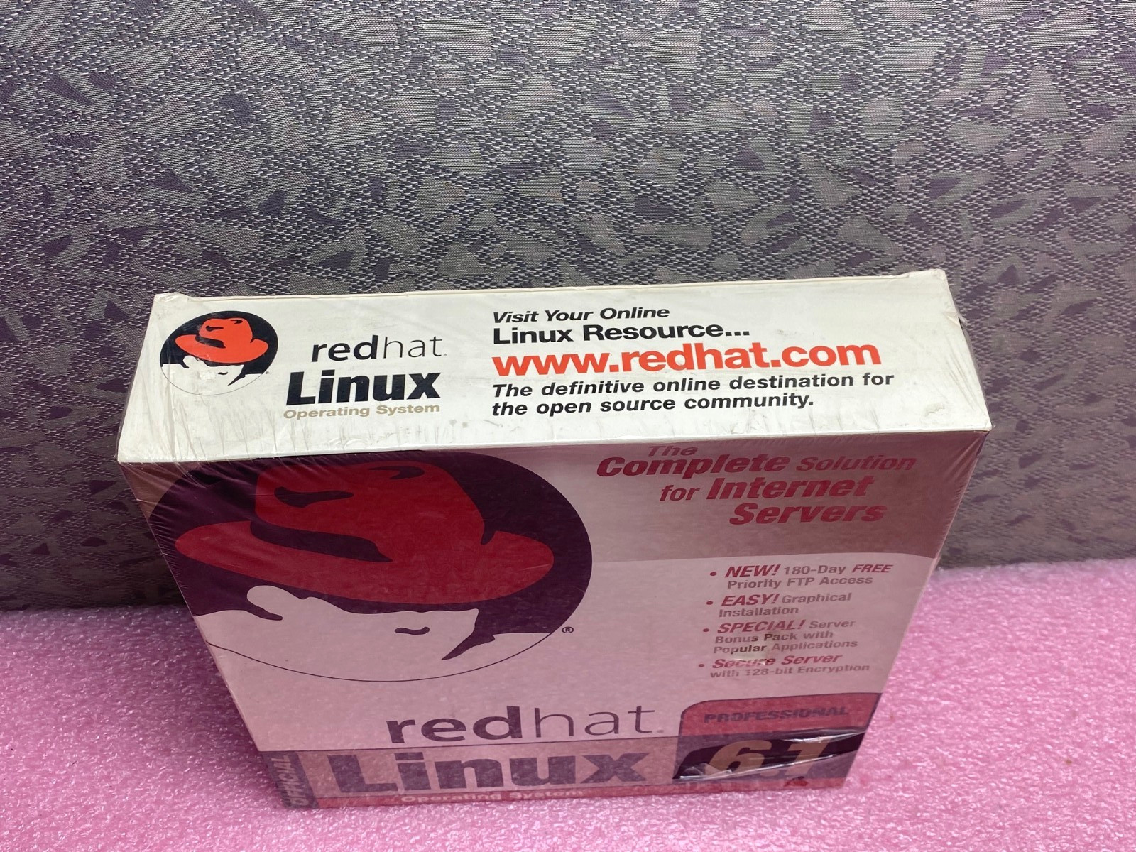 VINTAGE REDHAT LINUX 6.1 OPERATING SYSTEM AND CD’S FACTORY SEALED 1999