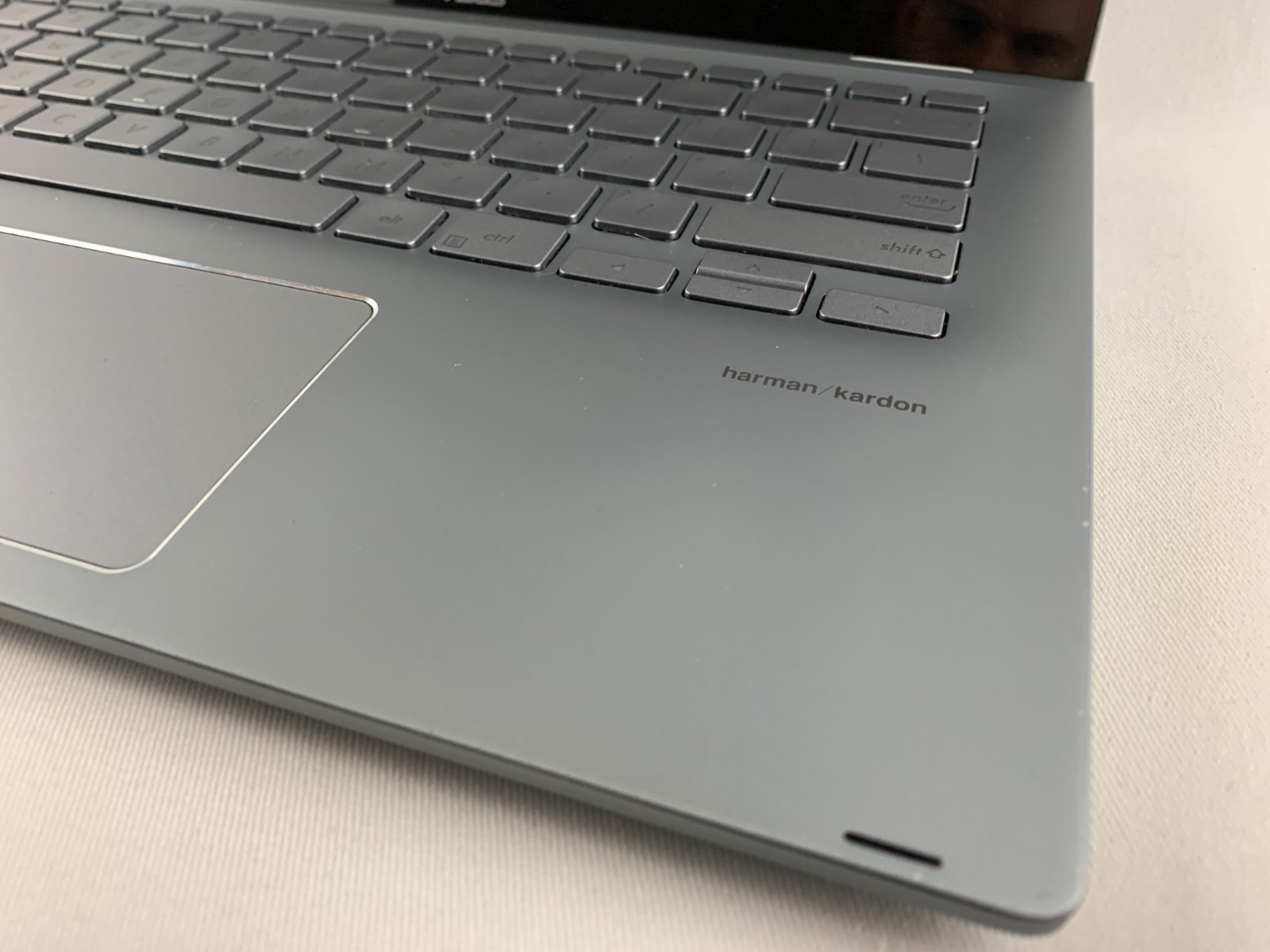 Asus ZenBook Q406D, AMD Ryzen 5 3500U 2.1GHz, 8GB RAM, 256GB SSD, Win 11 Home