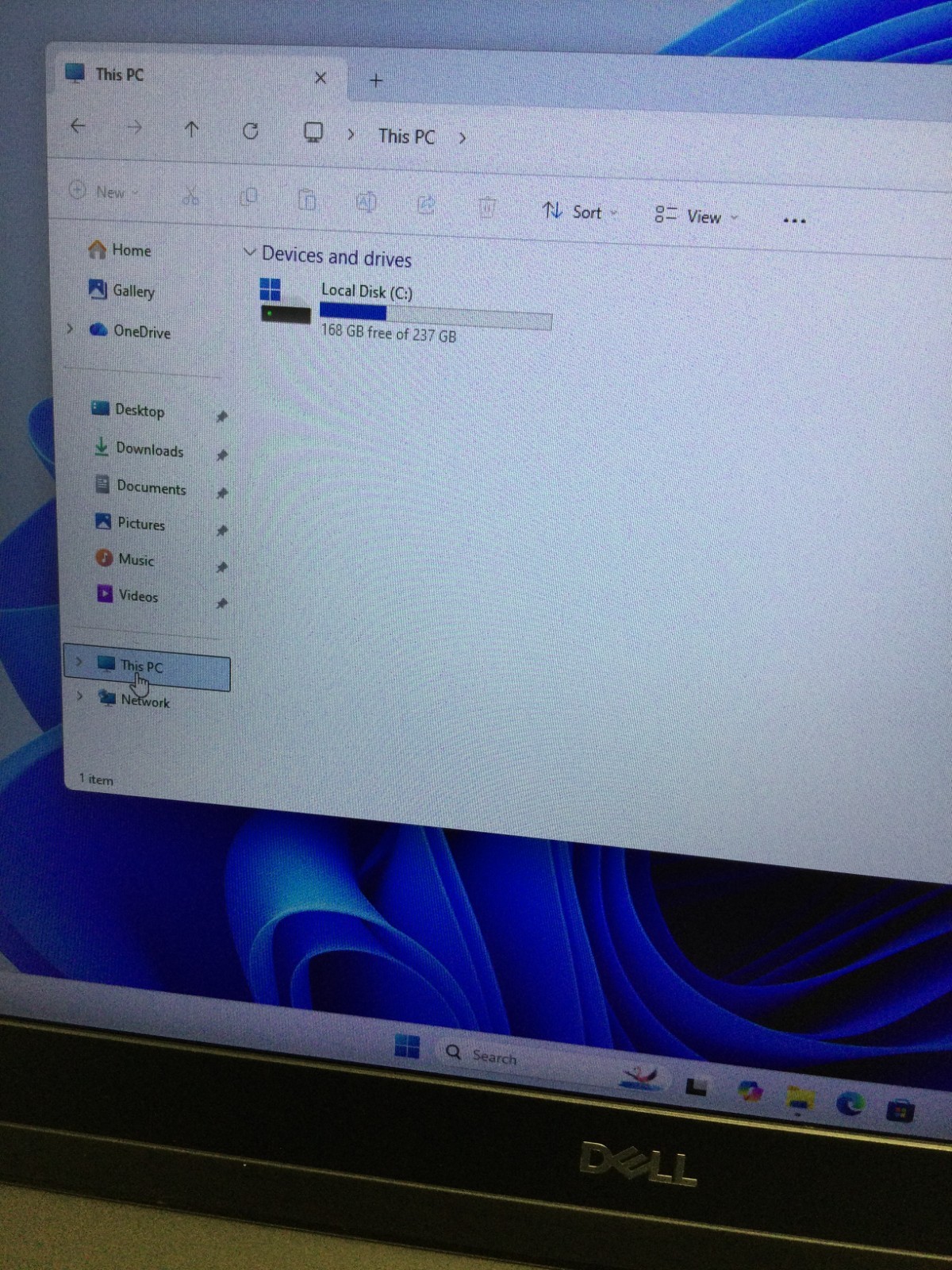 Dell Precision 7740 17.3″Core i7-9750H 48GB RAM 256 GB SSD 2.60GHz WIN 11 PRO