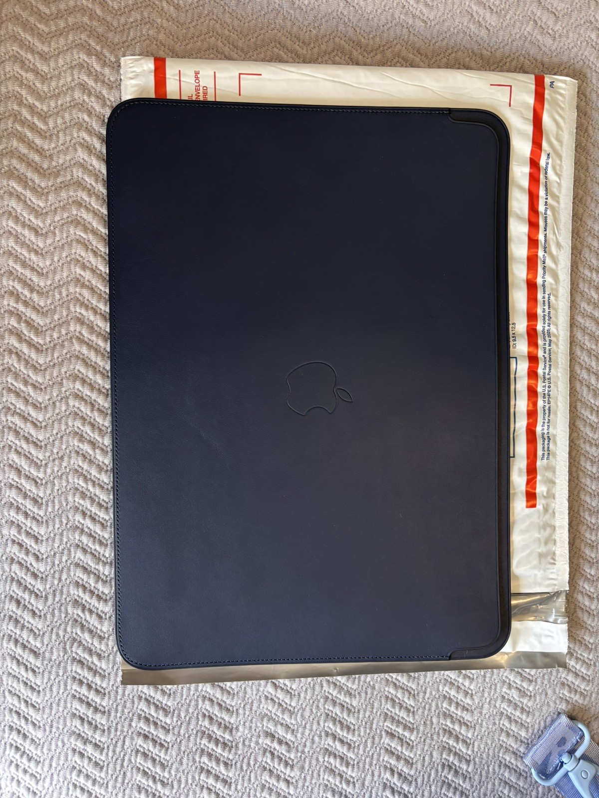 Apple Leather Sleeve for 12in MacBook Air/Pro Midnight Blue