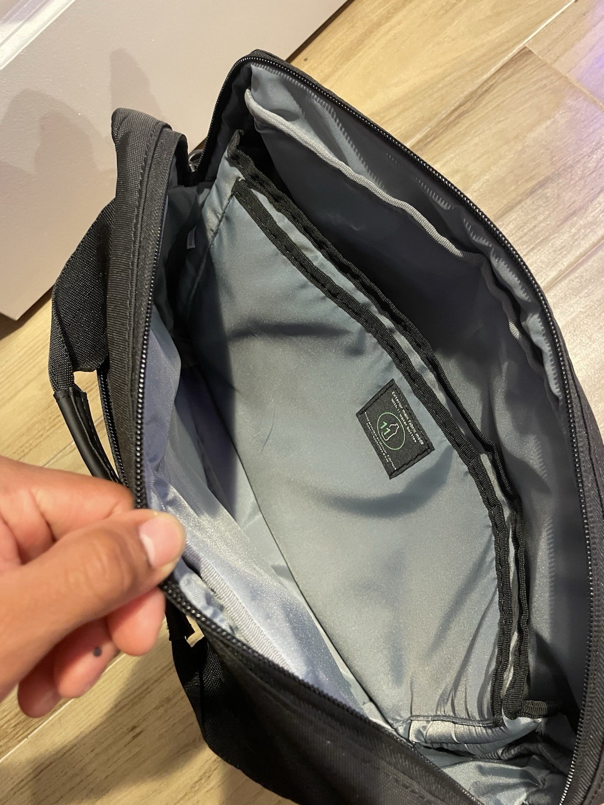 Dell Black 15in Shoulder/Messenger Laptop Bag Polyester Padded Adjustable Strap