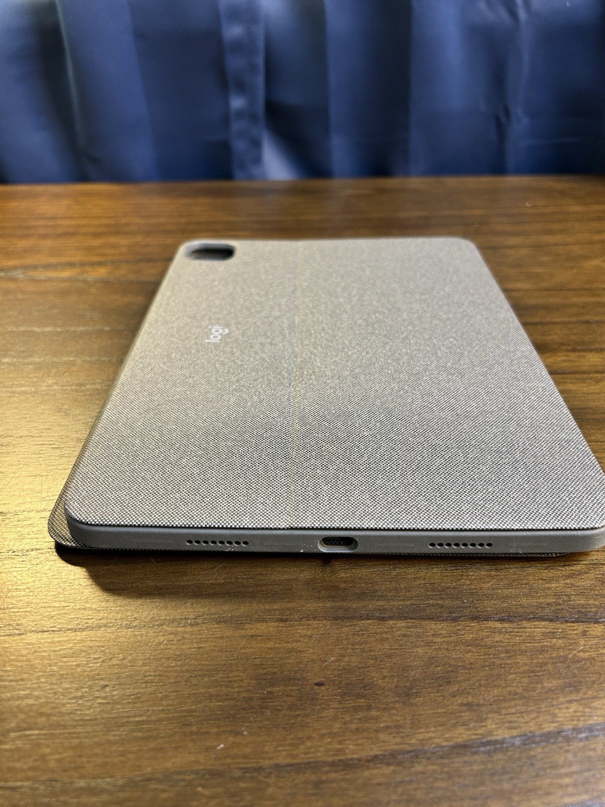 Logitech Combo Touch Keyboard Case w/ Trackpad for iPad Pro 11” 1st 2nd 3rd Gen