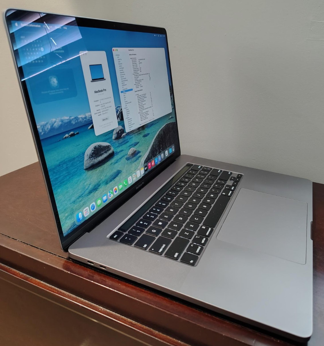 Macbook Pro 16 inch 2019 i9 2.4 GHz 32Gb Ram 1 TB SSD