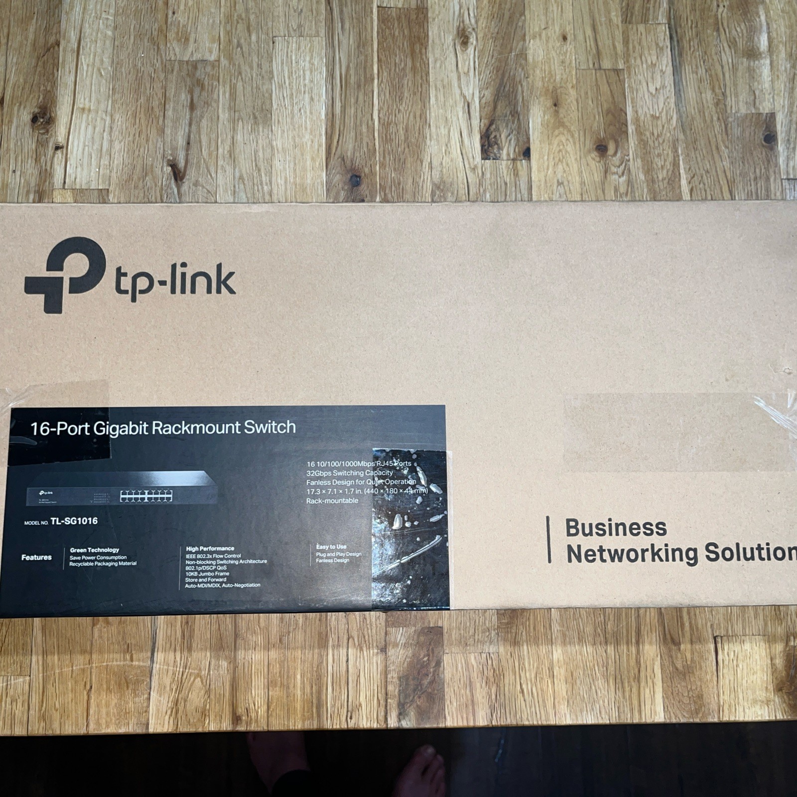 TP-Link 16-Port Gigabit Rackmount Switch TL-SG1016 Ver. 10.0